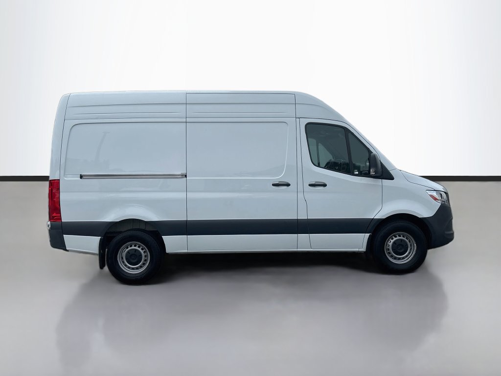 Used 2025 Mercedes-Benz Sprinter 2500 image 4