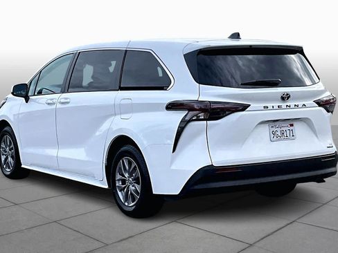 Certified 2023 Toyota Sienna LE image 11