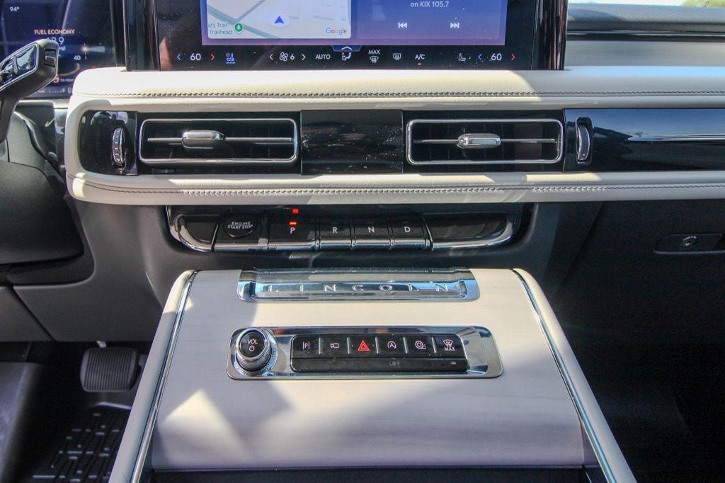 Used 2025 Lincoln Aviator Reserve w/ Equipment Group 201A AWD/4WD image 27