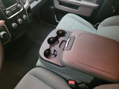 Used 2018 RAM 1500 Classic SLT AWD/4WD image 26