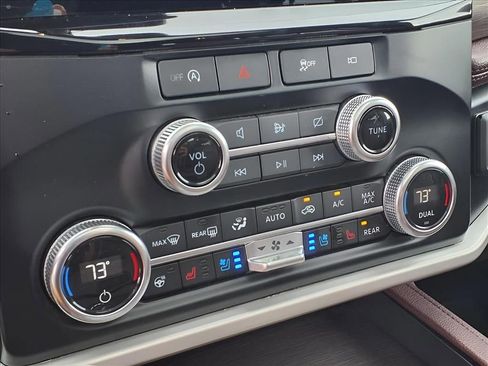 Used 2024 Ford Expedition Limited image 8