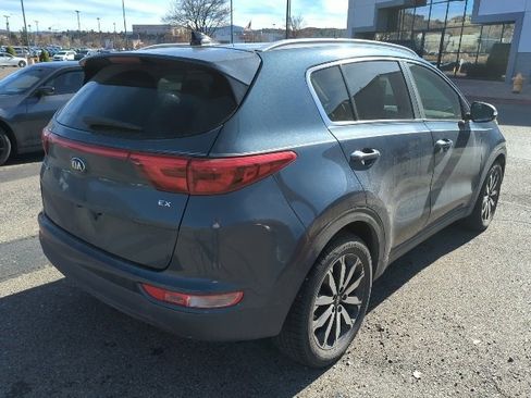 Used 2017 Kia Sportage EX w/ EX Premium Package image 3