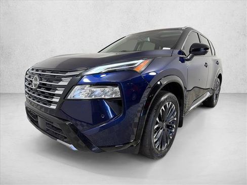Used 2024 Nissan Rogue Platinum FWD image 9