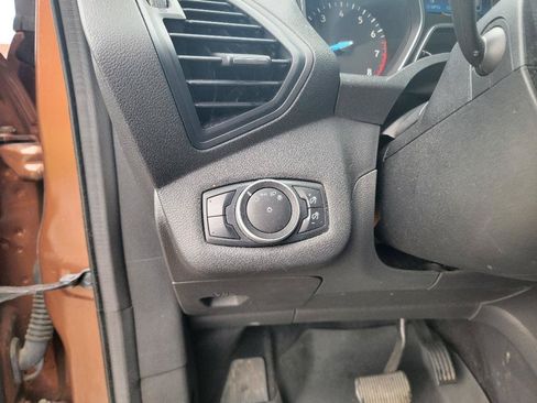 Used 2017 Ford Escape SE FWD image 14
