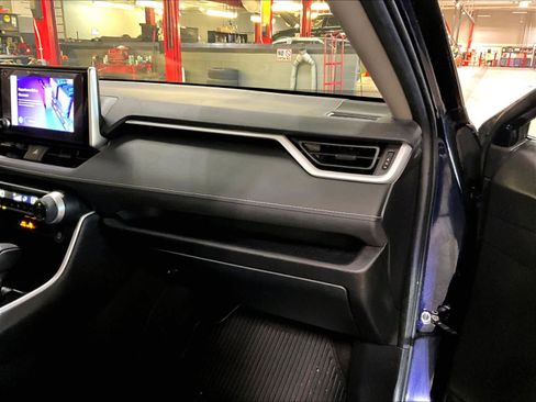 Used 2023 Toyota RAV4 XLE w/ Convenience Package image 13