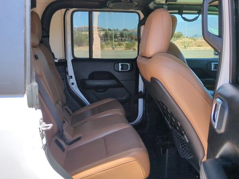 Used 2020 Jeep Gladiator Rubicon AWD/4WD image 28
