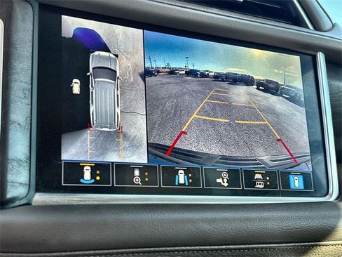 Used 2021 GMC Yukon Denali w/ Denali Premium Package image 36