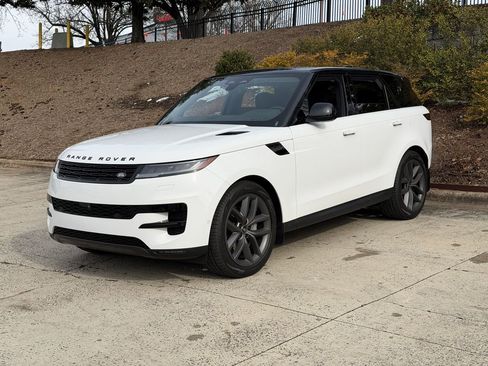 Used 2024 Land Rover Range Rover Sport SE image 7