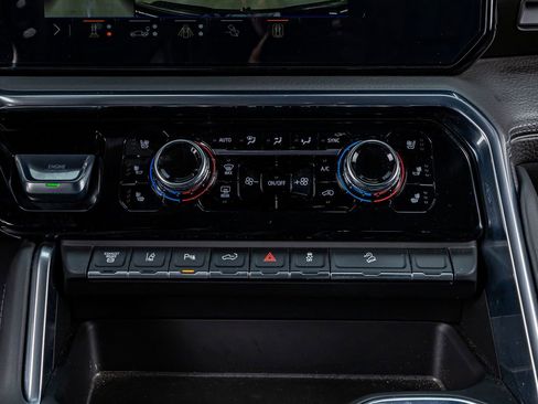 Used 2025 GMC Sierra 2500 Denali image 27