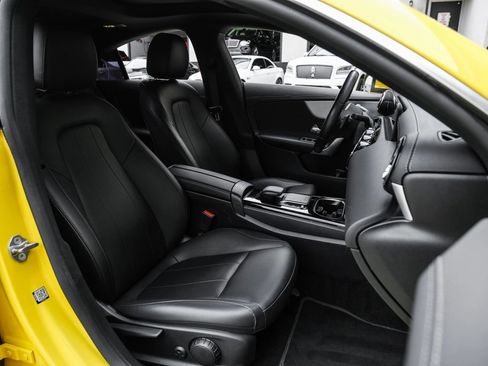 Used 2022 Mercedes-Benz CLA 250 image 33