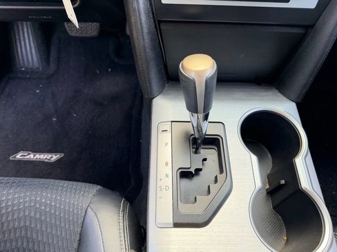Used 2012 Toyota Camry SE FWD image 29