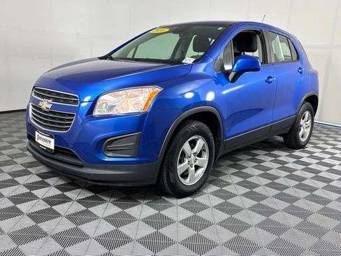 Used 2016 Chevrolet Trax LS AWD/4WD image 2