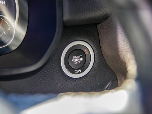 Used 2019 RAM 1500 Laramie image 33