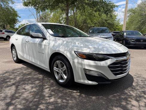 Used 2024 Chevrolet Malibu LS FWD image 1