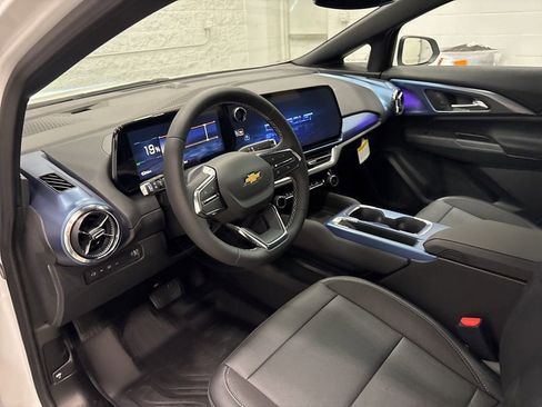 New 2026 Chevrolet Equinox EV LT image 15