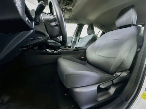 Used 2024 Toyota Prius LE FWD image 13