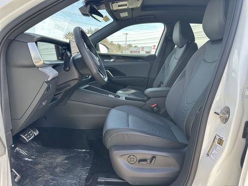 New 2026 Volkswagen Tiguan SE R-Line AWD/4WD image 9