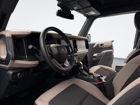 Used 2023 Ford Bronco Wildtrak image 10