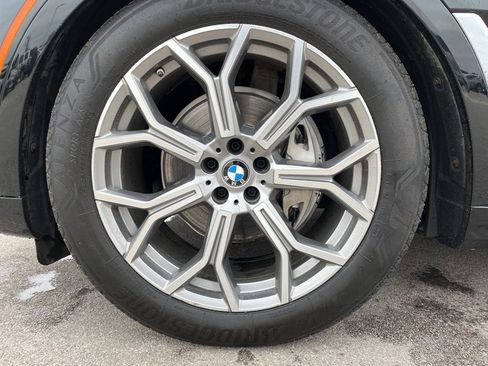 Used 2022 BMW X7 xDrive40i w/ Parking Assistance Package image 13
