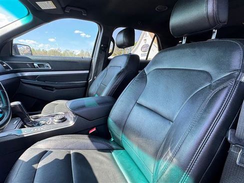 Used 2016 Ford Explorer XLT w/ Equipment Group 202A image 33