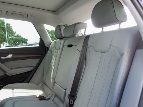 Used 2023 Audi Q5 e Premium Plus w/ Premium Plus Package image 23