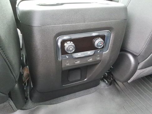 Used 2026 Chevrolet Tahoe Premier AWD/4WD image 21