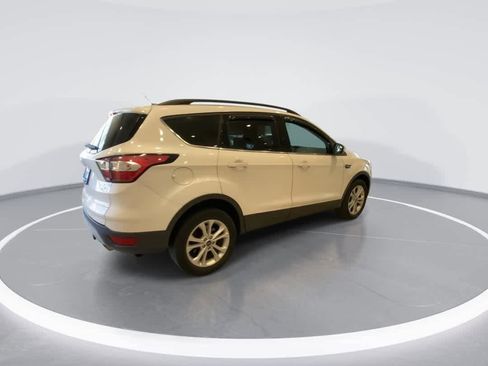 Used 2018 Ford Escape SE image 8