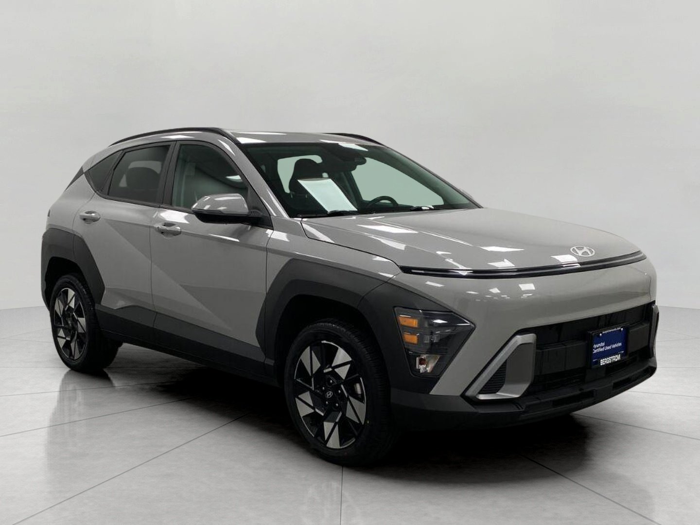 Certified 2024 Hyundai Kona SEL AWD/4WD image 1