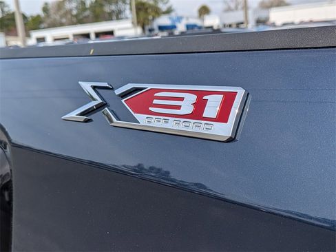 Used 2022 GMC Sierra 1500 SLT w/ SLT Premium Plus Package image 13