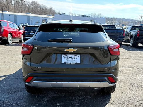 Certified 2024 Chevrolet Trax LT w/ Driver Confidence Package image 5