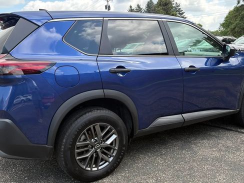 Used 2023 Nissan Rogue S AWD/4WD image 10
