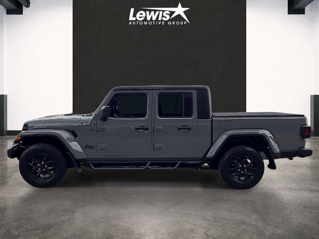 Used 2022 Jeep Gladiator Sport AWD/4WD image 2