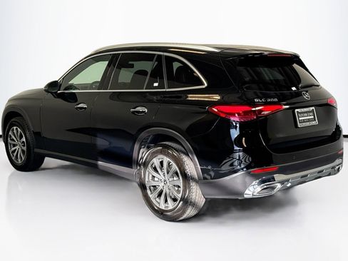 Certified 2025 Mercedes-Benz GLC 300 image 7