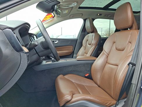 Used 2019 Volvo XC60 T5 Inscription image 13