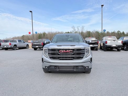 Used 2025 GMC Sierra 1500 SLT image 3