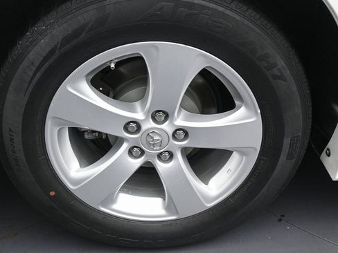 Used 2019 Toyota Sienna LE image 41