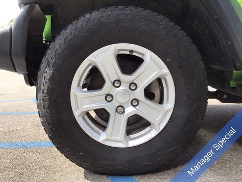 Used 2018 Jeep Wrangler Unlimited Sport S AWD/4WD image 19