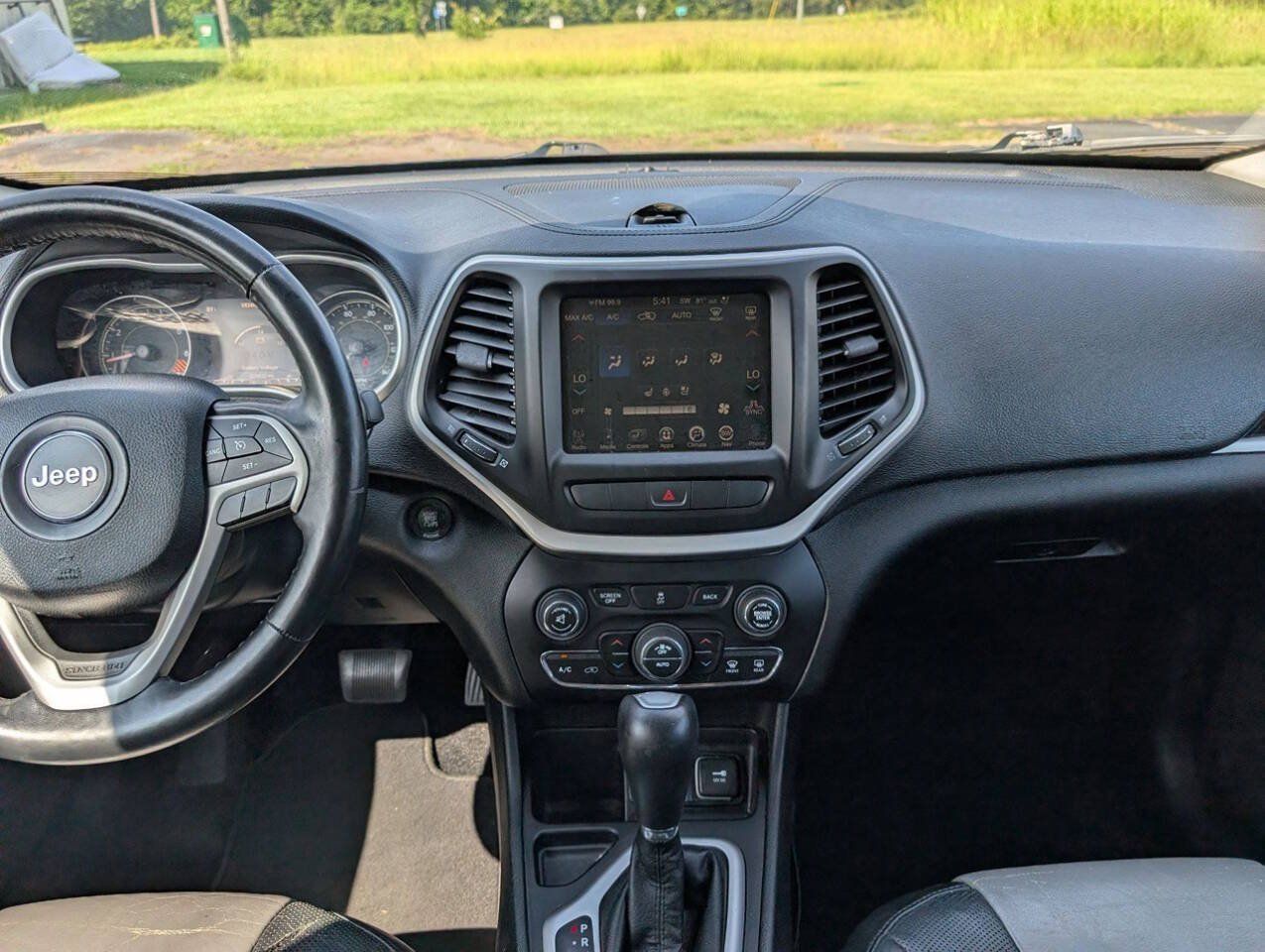 Used 2014 Jeep Cherokee Limited w/ Luxury Group FWD image 34