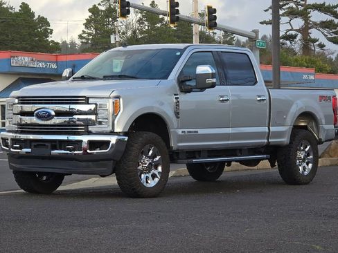 Used 2019 Ford F250 Lariat w/ Lariat Ultimate Package image 7