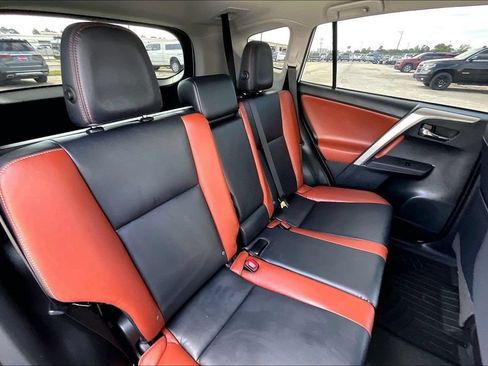 Used 2014 Toyota RAV4 Limited w/ Technology Package FWD image 19