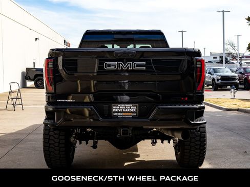 Used 2024 GMC Sierra 3500 AT4 w/ AT4 Premium Plus Package image 7