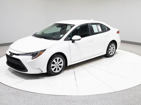 Used 2020 Toyota Corolla LE image 1