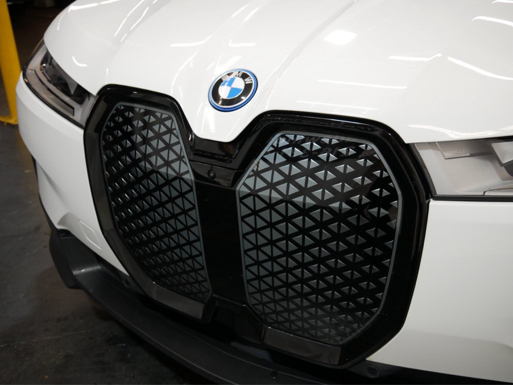 Used 2024 BMW iX xDrive50 AWD/4WD image 3
