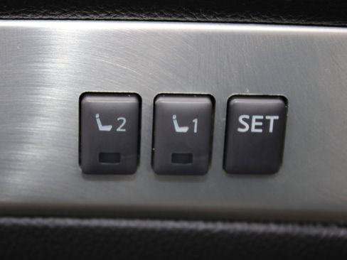 Used 2013 INFINITI G37 Journey w/ Premium Pkg image 16