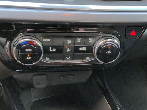 Used 2025 Chevrolet Trax ACTIV w/ Driver Confidence Package FWD image 18