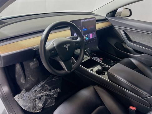 Used 2020 Tesla Model 3 Performance image 10