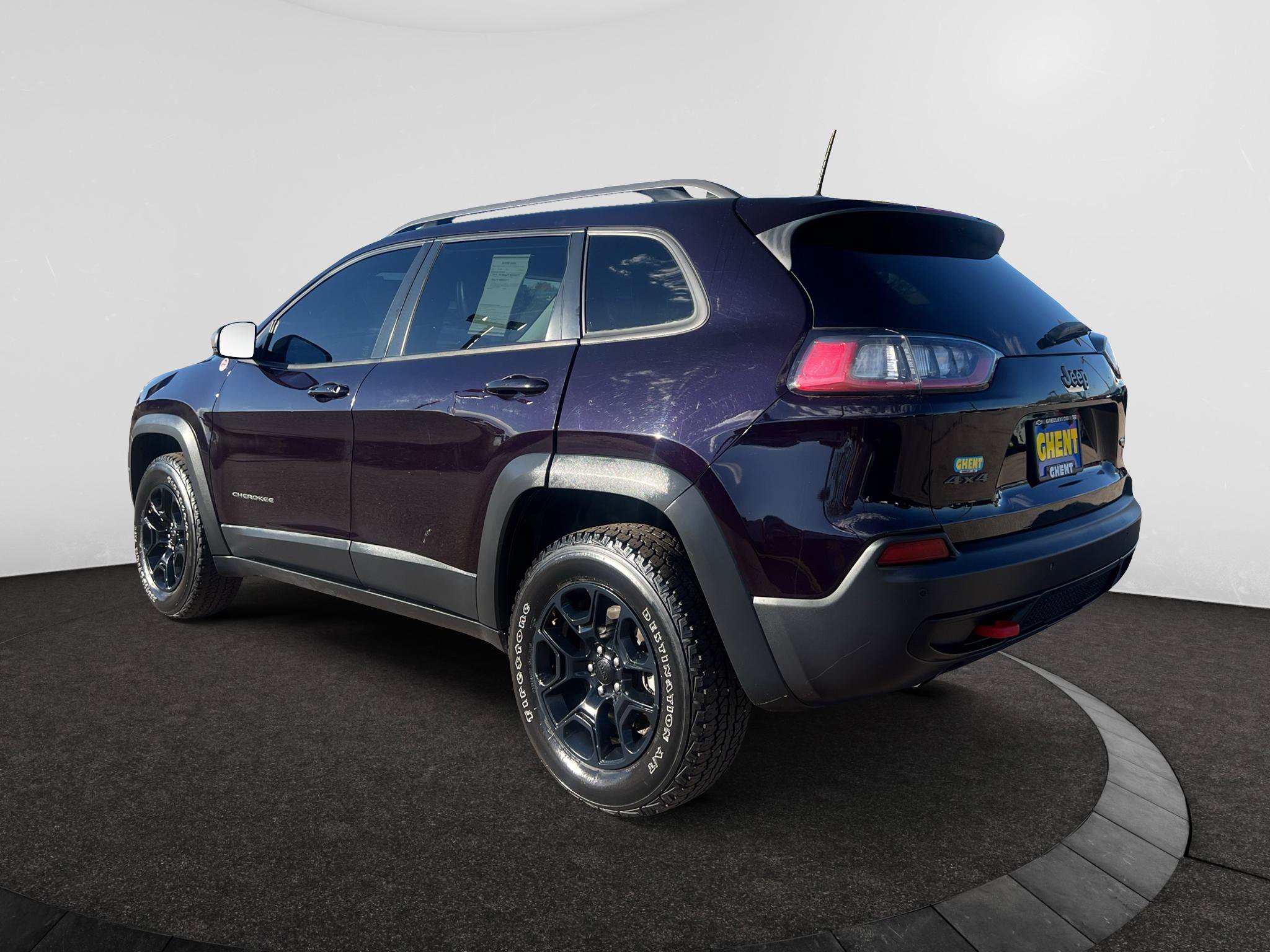 Used 2021 Jeep Cherokee Trailhawk AWD/4WD image 2