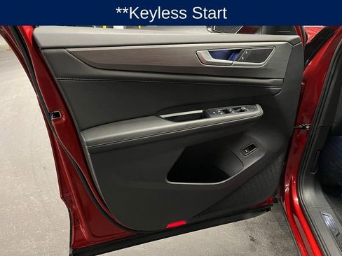 Certified 2025 Volkswagen Atlas Cross Sport SE w/ Panoramic Sunroof Package image 19