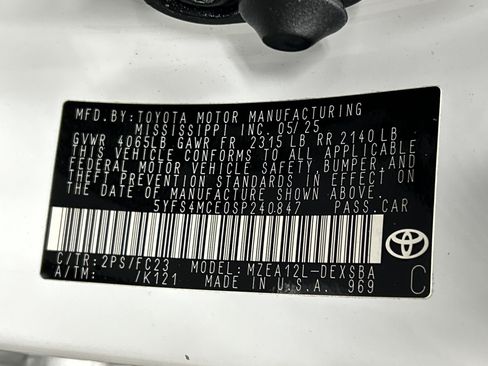 Used 2025 Toyota Corolla SE w/ Convenience Package FWD image 35