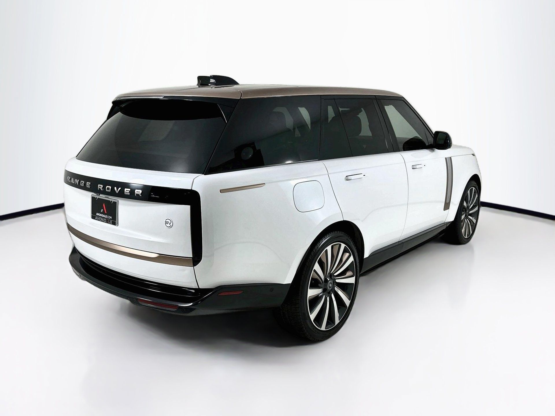 Used 2023 Land Rover Range Rover SV AWD/4WD image 8